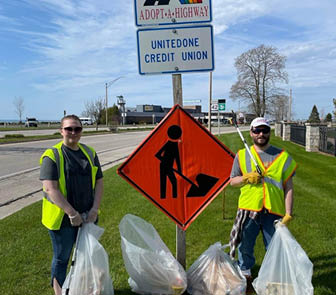 UnitedOne employees volunteering